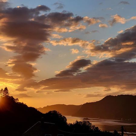 Hôtel Nydelig Beliggenhet, Fjord Utsikt - Elegant Rom à Bergen Extérieur photo